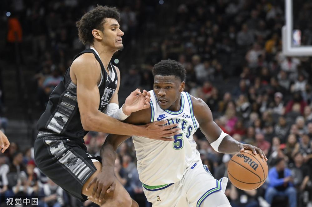 相比之下 相比之下