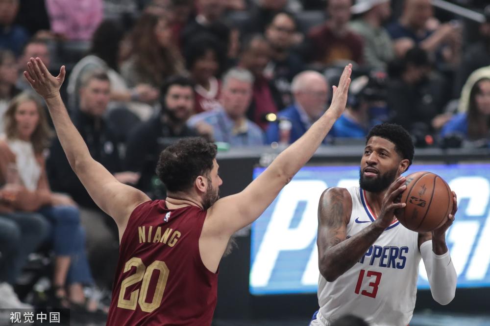 都备受瞩目 都备受瞩目